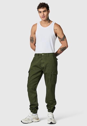 Effilé Pantalon cargo 'Siwas' Peak Time en vert