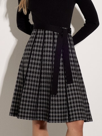 Apricot Dress ' Strickkleid ' in Black