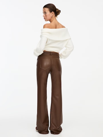 Pull&Bear Wide leg Byxa i brun