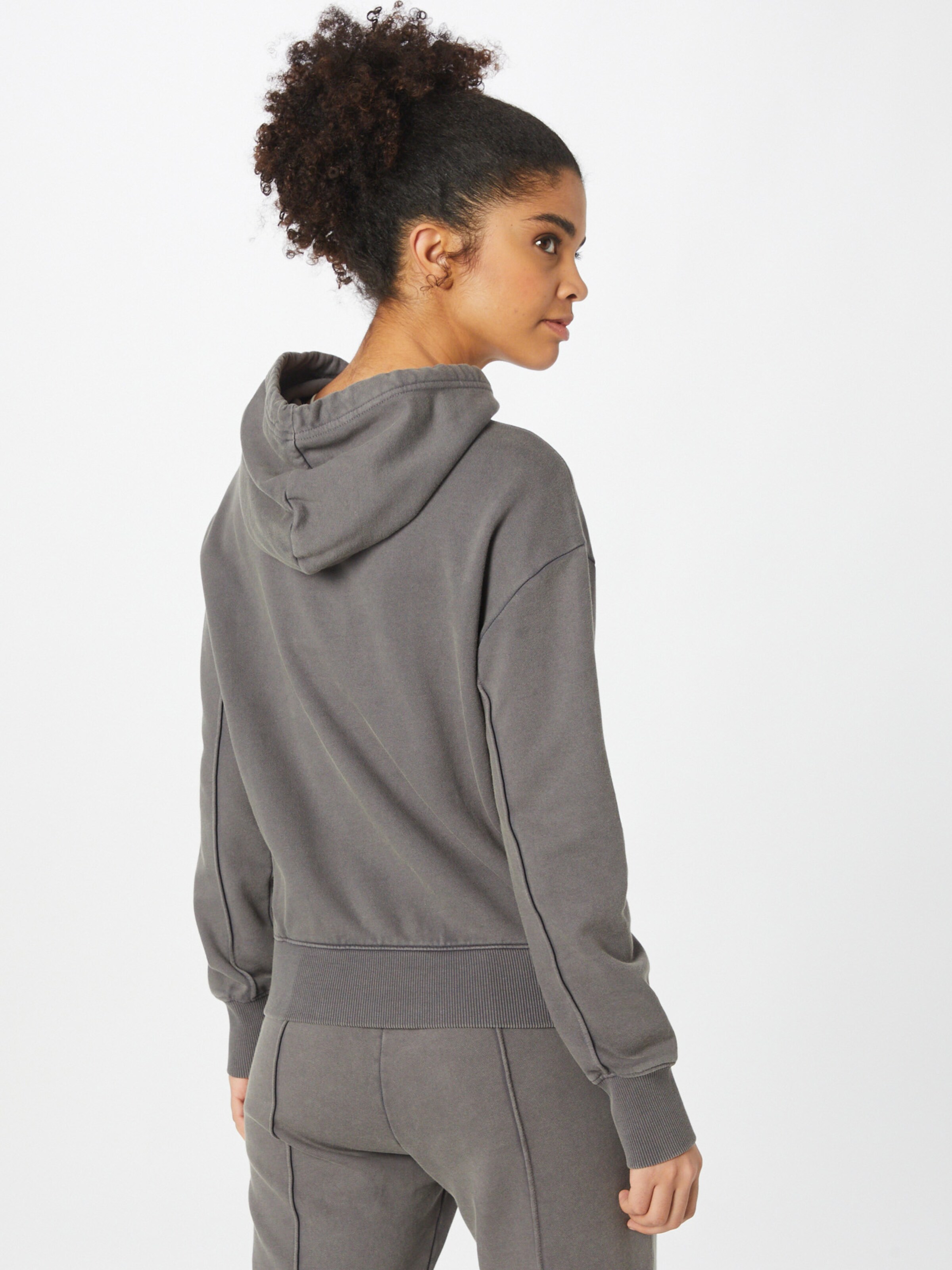 Frauen Sweat Calvin Klein Jeans Sweatshirt in Grau, Hellgrau - OD90795 Frauen Sweat Calvin Klein Jeans Sweatshirt in Grau, Hellgrau - OD90795