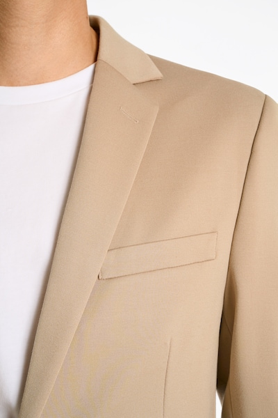 Lindbergh Suit in Sand, Item view
