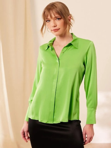 SILK & CASHMERE Shirt in Groen: voorkant