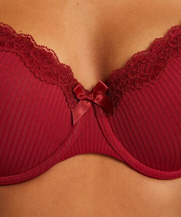 Hunkemöller T-shirt Bra 'Lola' in Red