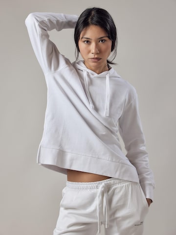 Felpa 'Felpa con Cappuccio e Spacchi Laterali' di OWN Off With Nature in bianco: frontale