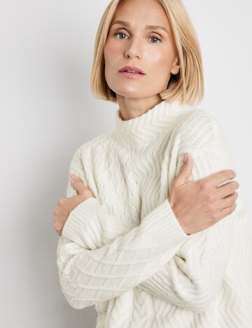 GERRY WEBER Sweter w kolorze biały
