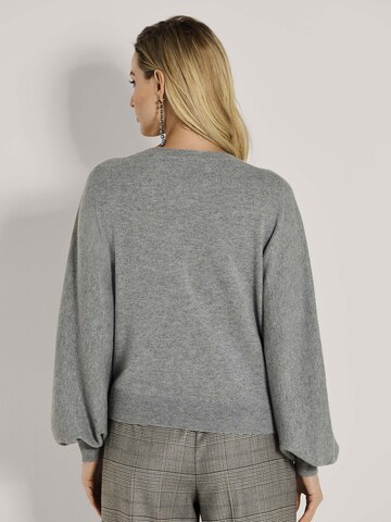 MADELEINE Sweater in Grey