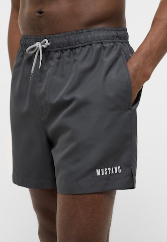 MUSTANG Board shorts in Black