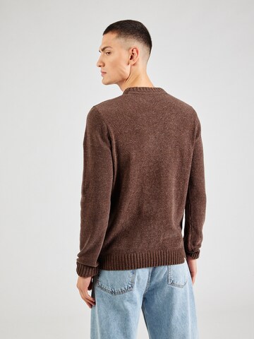 anerkjendt Sweater 'AKSUNE CHENILLE' in Brown