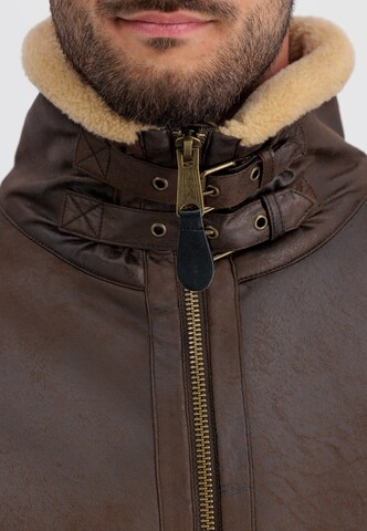 ALPHA INDUSTRIES Winter Jacket in Brown