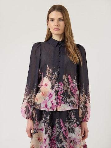 YAS - Blusa 'YASROMANTICA' en negro: frente