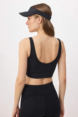 Trendyol Top in Black