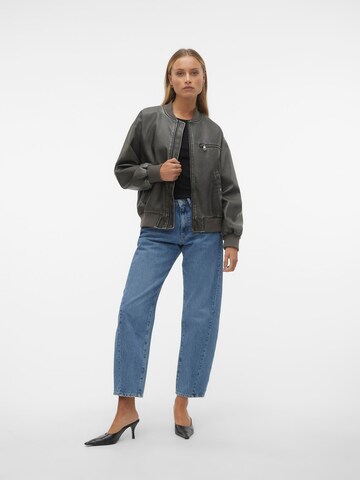 VERO MODA Between-Season Jacket 'IVYSIA' in Grey