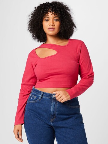 Tricou de la Nasty Gal Plus pe roz: față