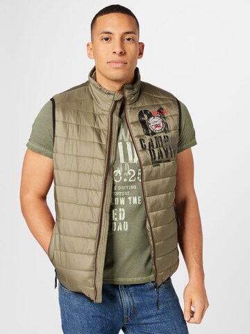 CAMP DAVID Vest in Green: front