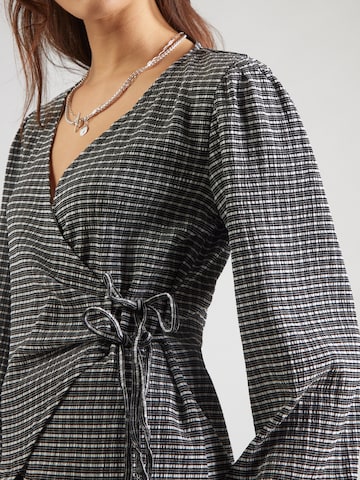 VERO MODA Pusero 'VMKaya' värissä musta