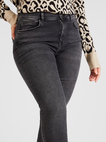 Skinny Jean 'MAYA' ONLY Carmakoma en noir