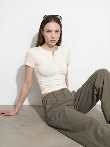 Dilvin Shirt in White: front