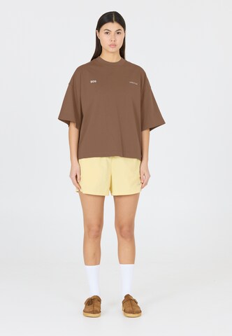 SOS Shirt in Bruin