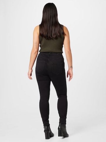 Skinny Jeans 'Phia' di Vero Moda Curve in nero