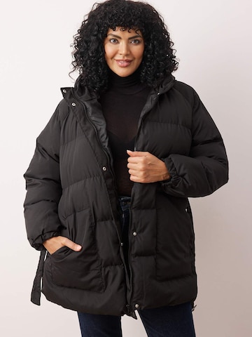 Trendyol Curve Зимняя куртка в Черный: спереди
