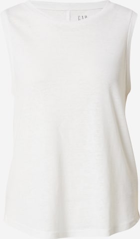 GAP Top in White: front