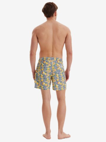 WESTMARK LONDON Badeshorts in Gelb