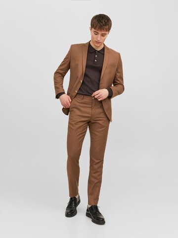 Coupe slim Pantalon à plis JACK & JONES en marron