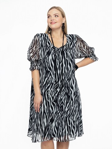 YOEK Kleid in Schwarz: Vorderseite