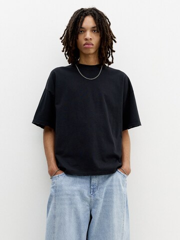 Pull&Bear Shirt in Black: front