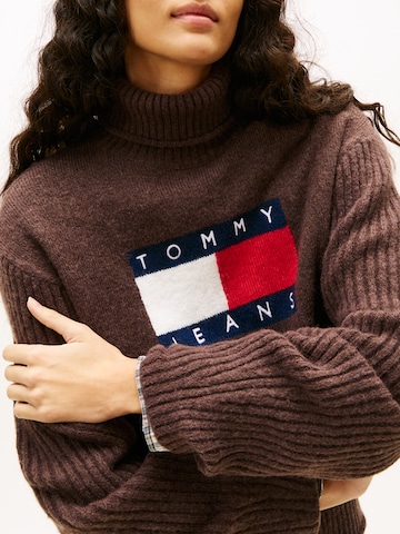 Tommy Jeans Pullover in Braun