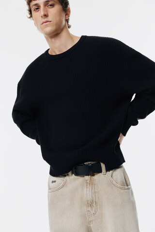 Curea de la Pull&Bear pe negru: față