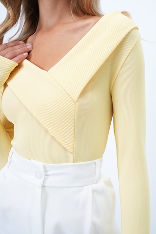Tricou de la Trend Alaçatı Stili pe galben