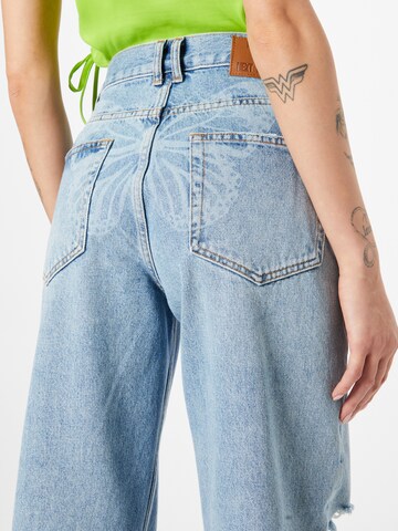 NEON & NYLON - Loosefit Calças de ganga 'May Robyn' em azul