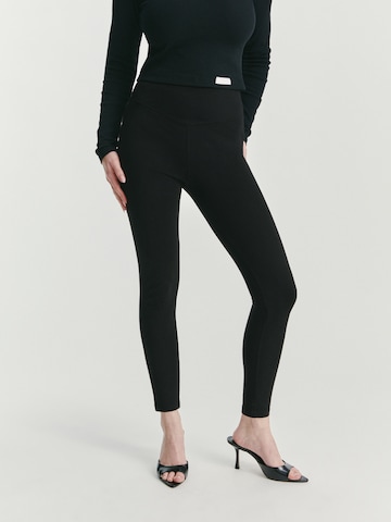 WÔNE STUDIOS regular Κολάν σε μαύρο: μπροστά