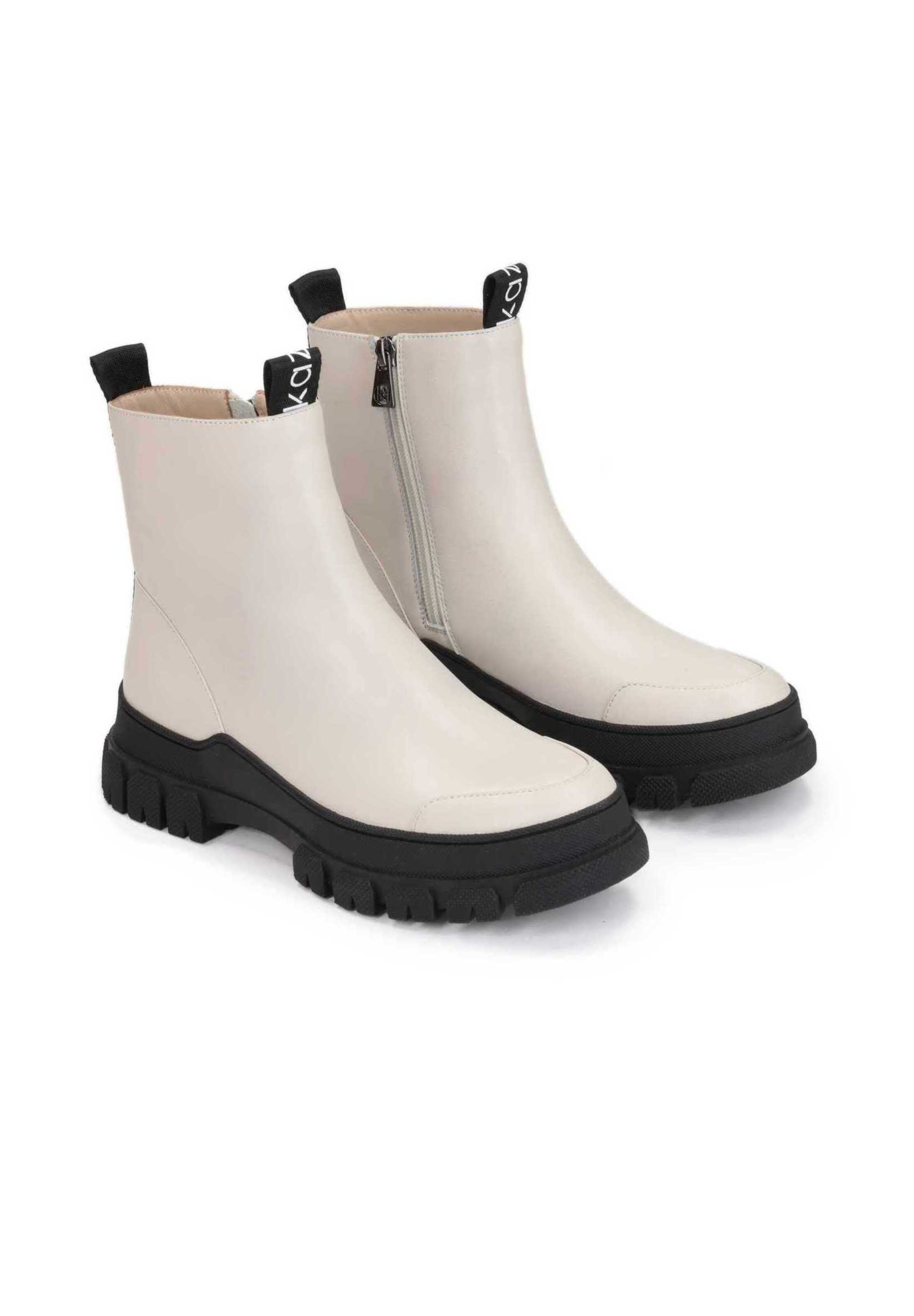 Kazar Къси ботуши в бяло