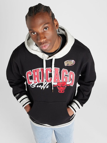 Mitchell & Ness Sweatshirt 'CHI. BULLS' in Black