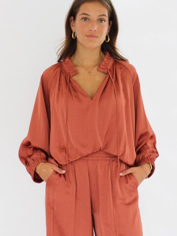 Honnête Atelier Blouse 'Jude' in Red