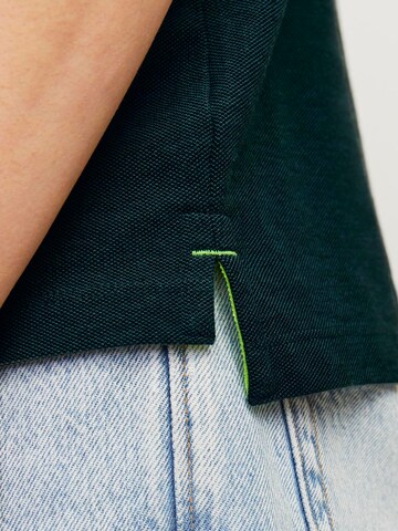Tricou 'JJPAULOS' de la JACK & JONES pe verde