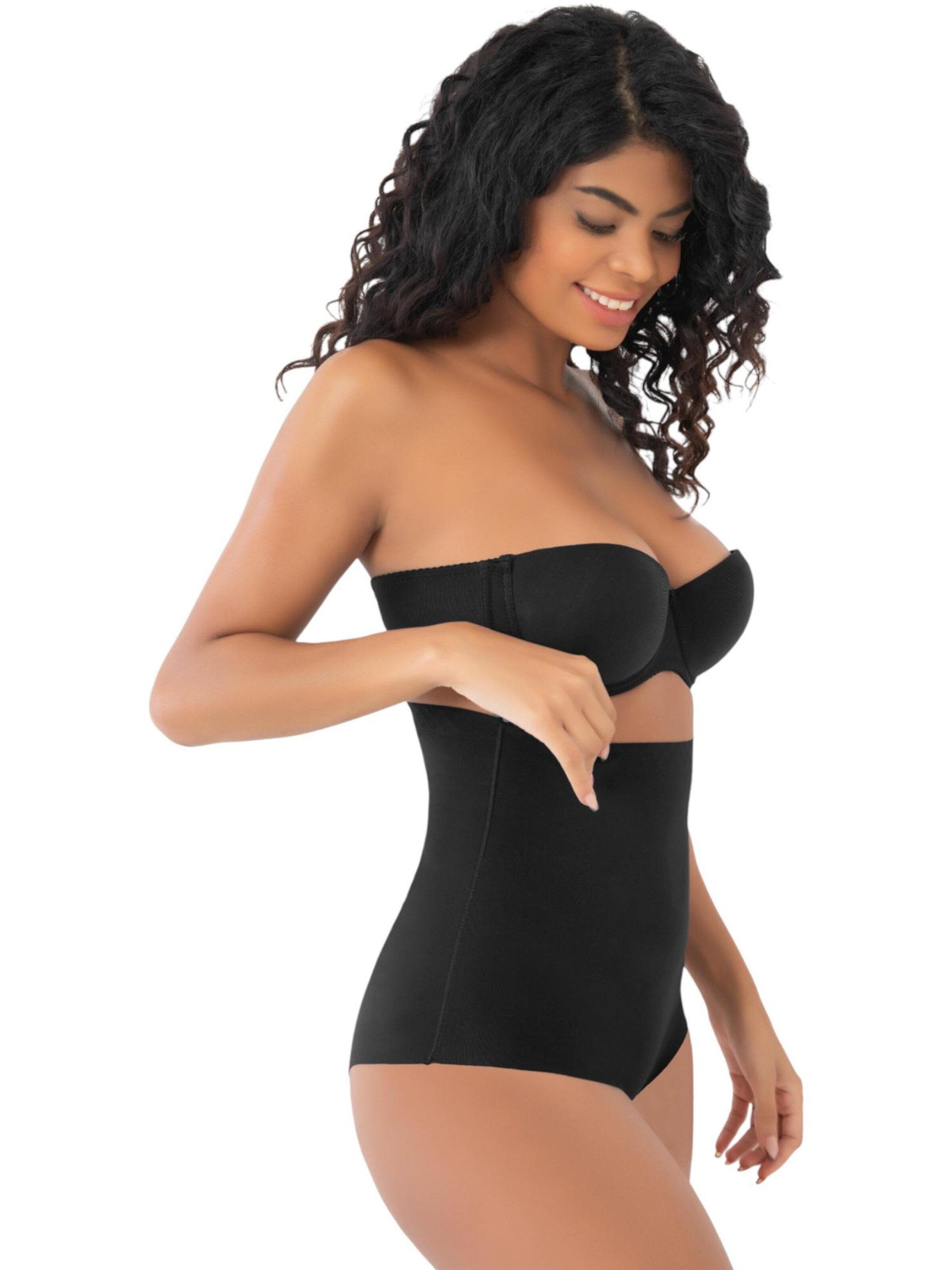 Slip scultant 'LaserElegance' fashionshowcase en noir