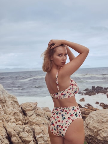Slip bikini di B by Ted Baker in beige