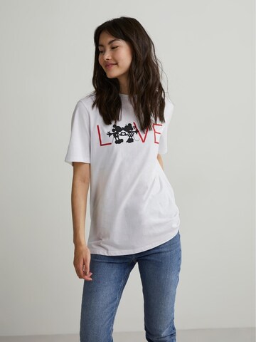 T-shirt 'Heaven' PIECES en blanc : devant