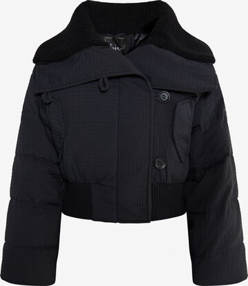 faina Winter Jacket in Black: front