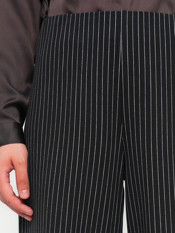 JDY Szeroka nogawka Spodnie 'JDYGEGGO' w kolorze czarny