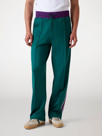 GUESS Loose fit Pants 'Scuba' in Green: front