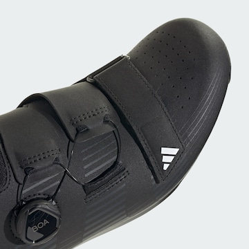 ADIDAS PERFORMANCE - Calzado deportivo 'VUELTANO' en negro