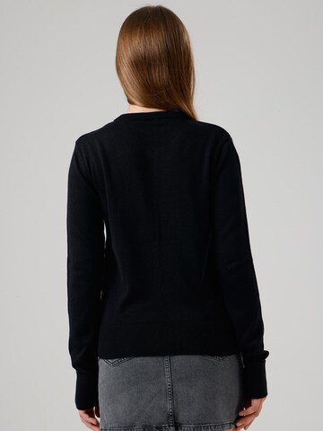 GORG Knit Cardigan in Black