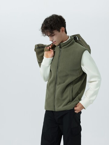 Youthup Vest in Green