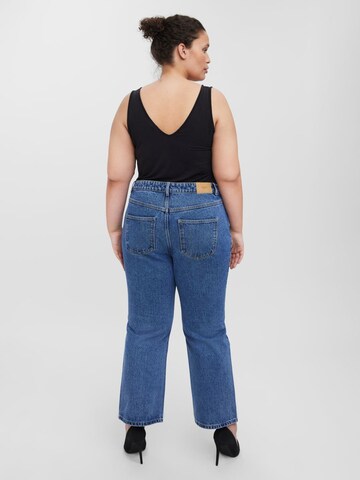 Vero Moda Curve جينز واسع من الأسفل جينز 'Kithy' بلون أزرق