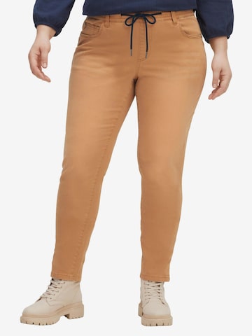 SHEEGO Slim fit Jeans in Brown: front