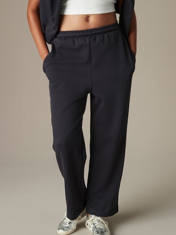 Loosefit Pantaloni di Next in grigio: frontale